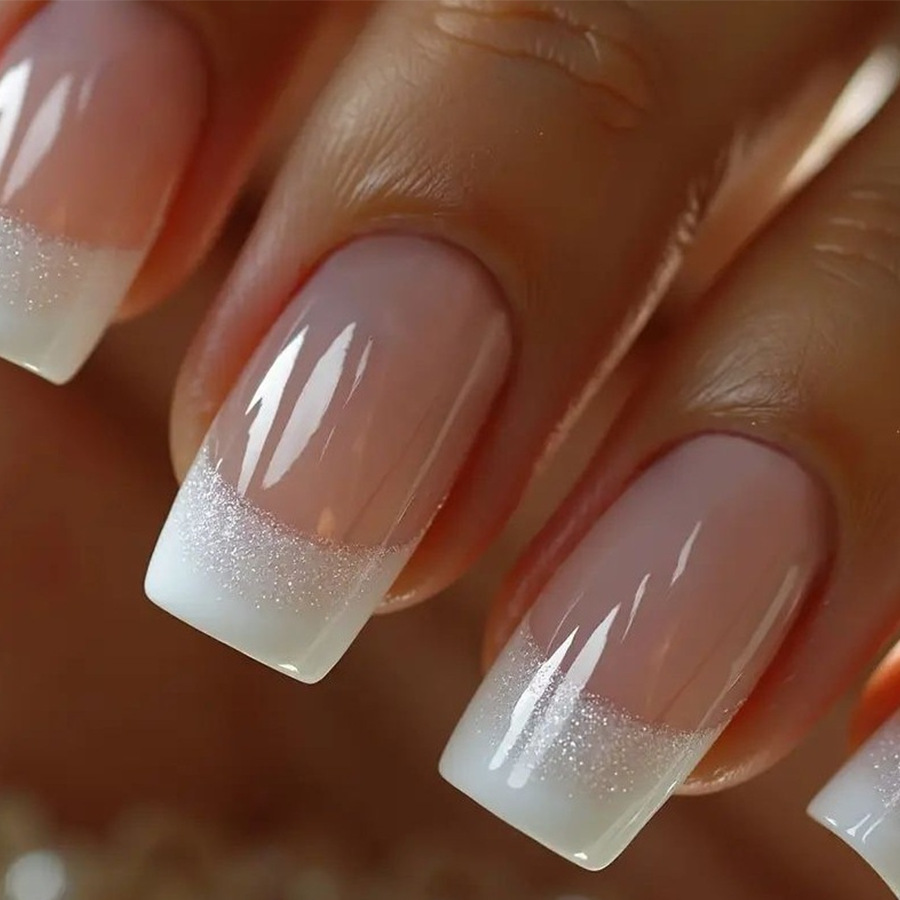 ชุดเล็บปลอมทรงเหลี่ยมขนาดกลาง  - Nail Art French Nails บทวิจารณ์และราคา