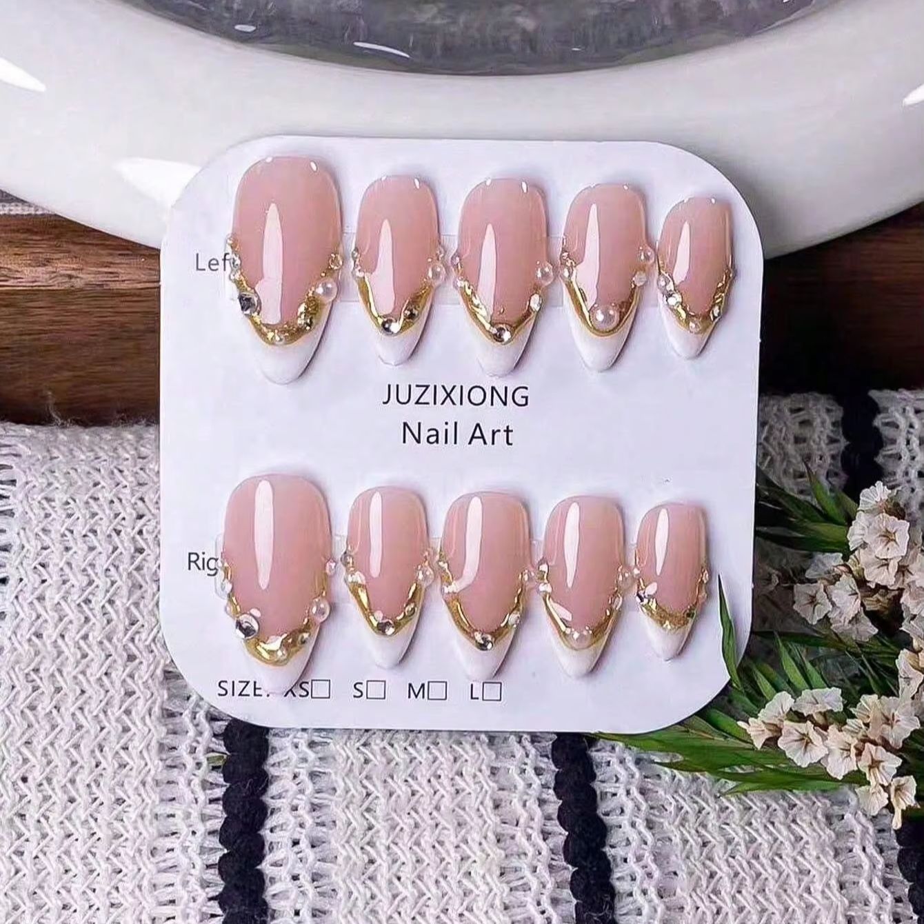 เล็บปลอมรูปทรงอัลมอนด์ทำมือ 10 - Nail Art French Nails บทวิจารณ์และราคา